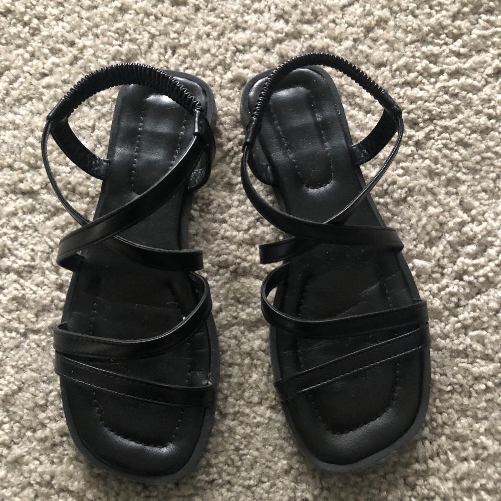 Black Sandals = 6 Womens